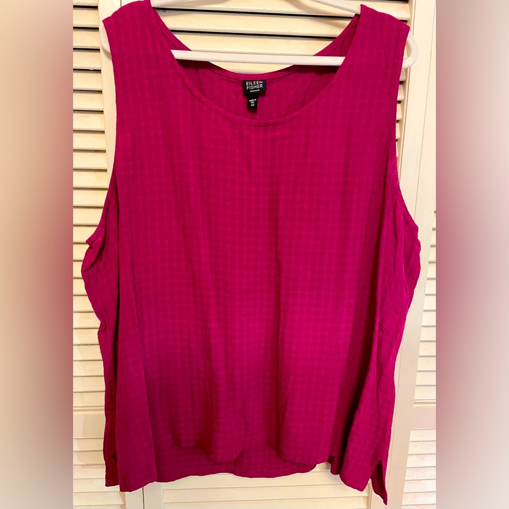 Eileen Fisher fuchsia rayon scoop neck sleeveless top shell